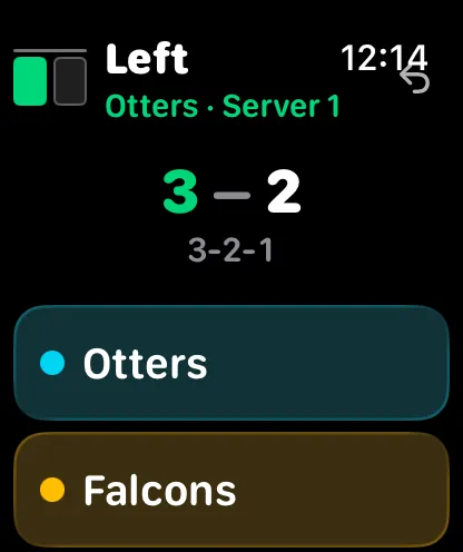 The Dillball Apple Watch scoreboard showing the serve side and a large score